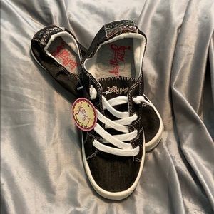 Jellypop tennis shoes